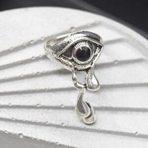 Trippy Dripping Eye Ring